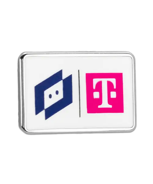 Pin, geprägt – Hartemaille und bedruckt „LogicMonitor | Telekom“ individuell mit Logo