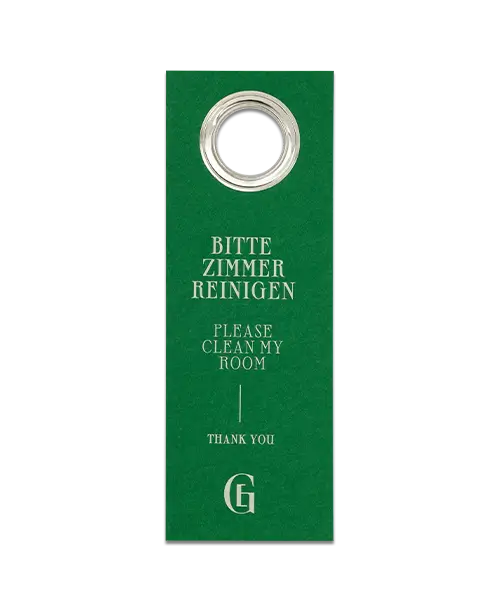 Filz-Türanhänger „GE Hotel“ Vorderseite Grün mit Logo